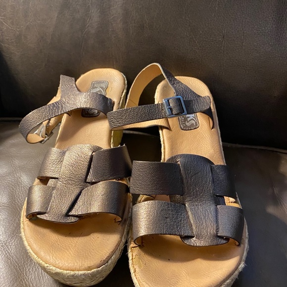 Korkease bronze leather sandals. - Picture 5 of 5